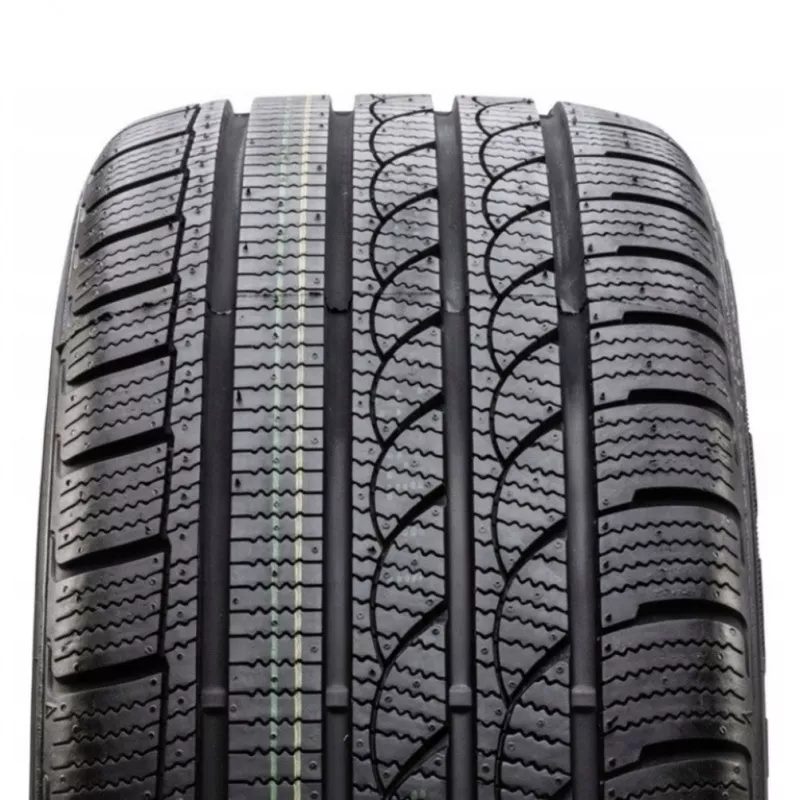 Tracmax ICE PLUS S210 205/45R16 87H XL padangos