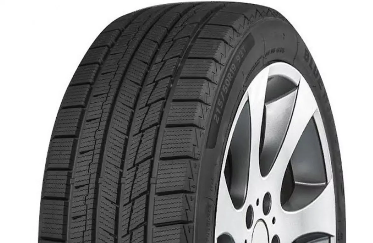 Atlas POLARBEAR UHP3 215/45R17 91V XL padangos