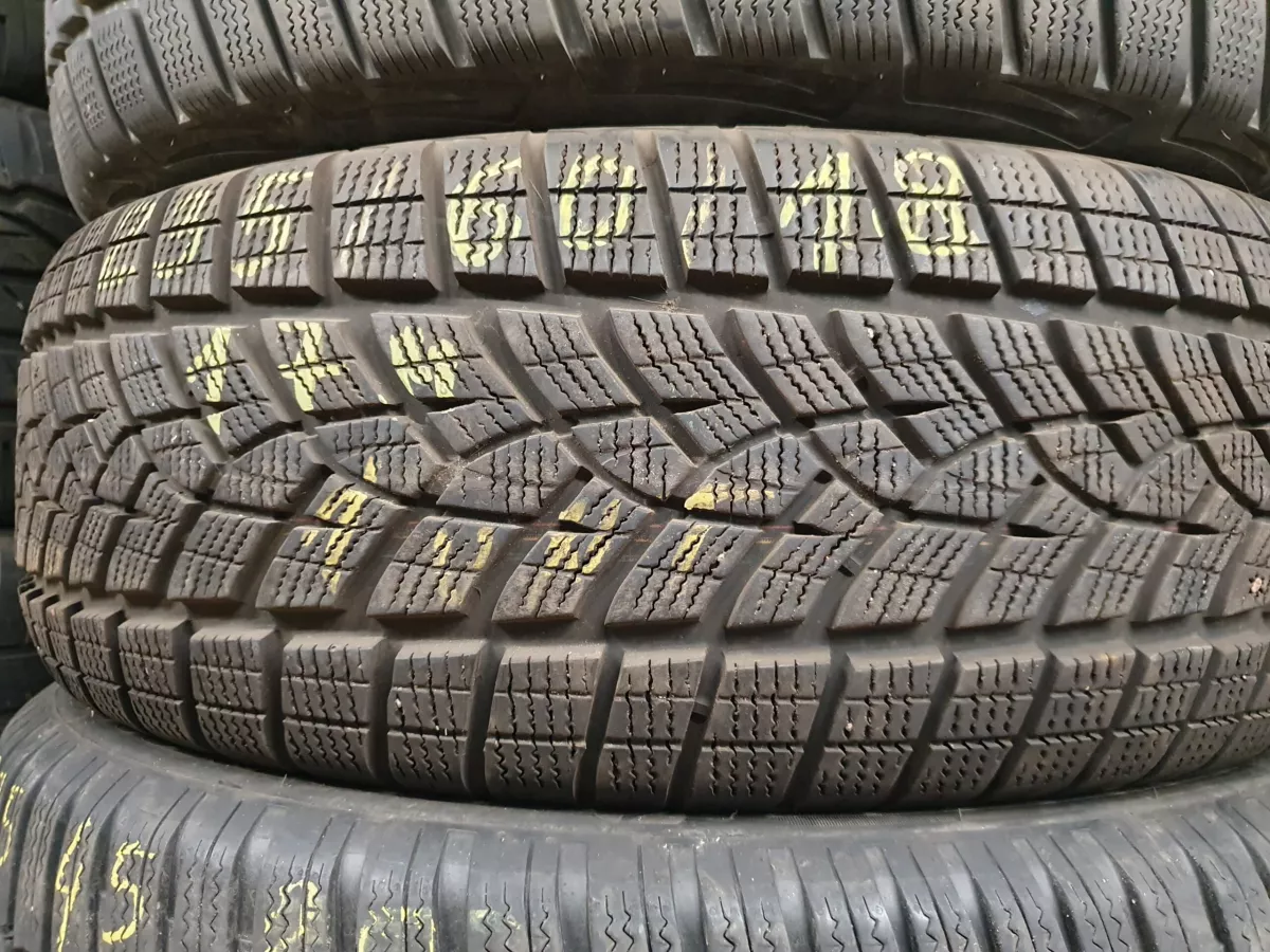 Goodyear 235/60R18