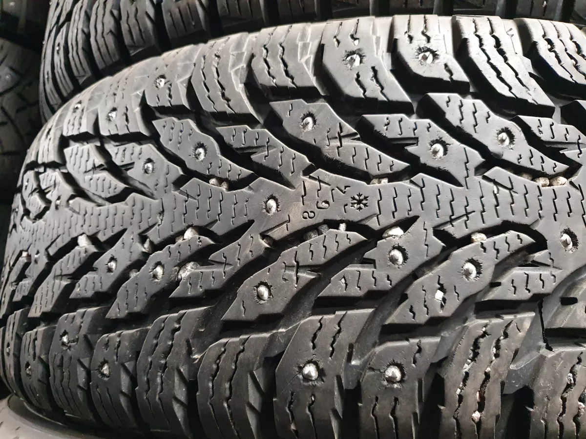 Nokian Hakkapelitta 9 215/65 R16