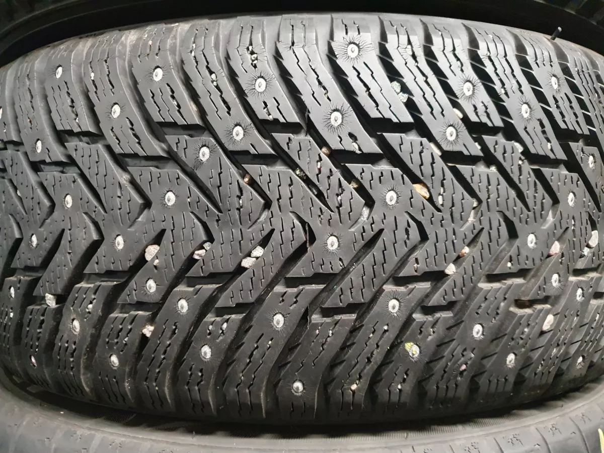 Nokian hakkapeliitta padangos 205/50R17