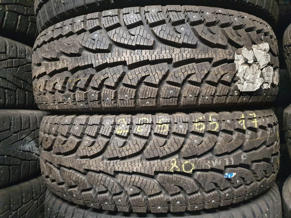 Hankook dygliuotos 225/65R17