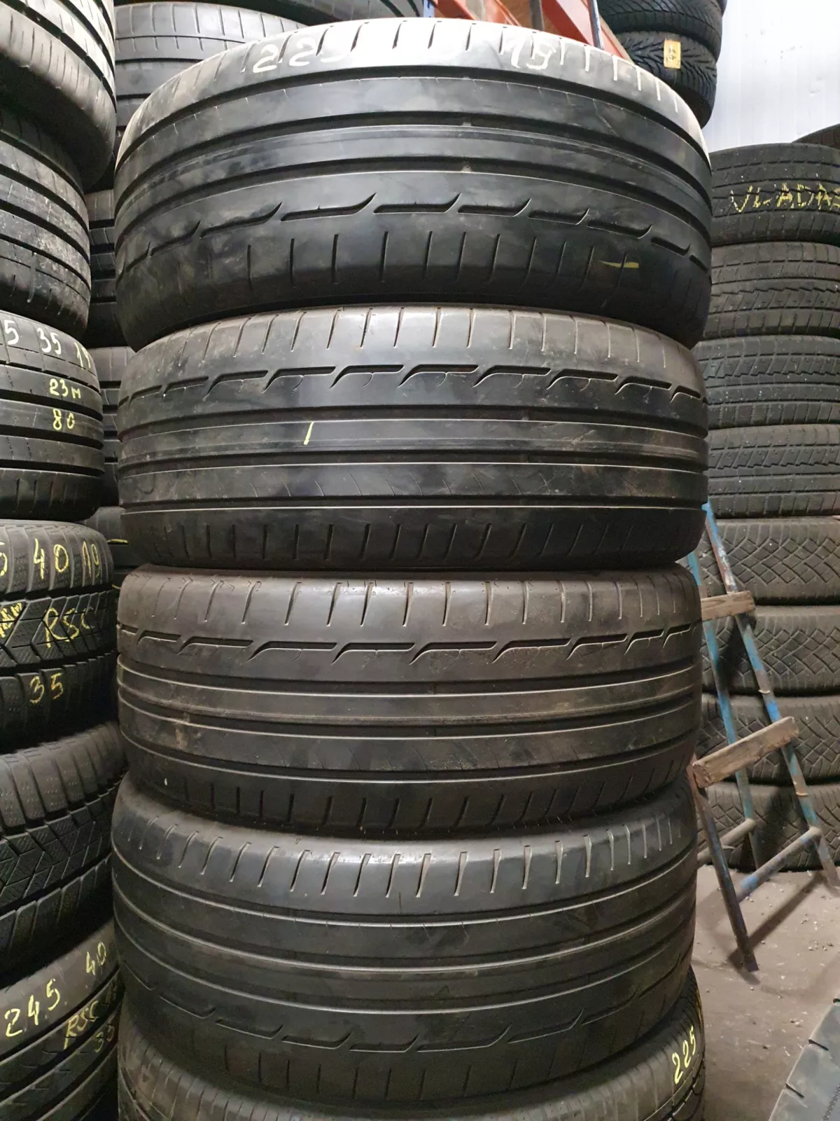 Bridgestone 225/45R19