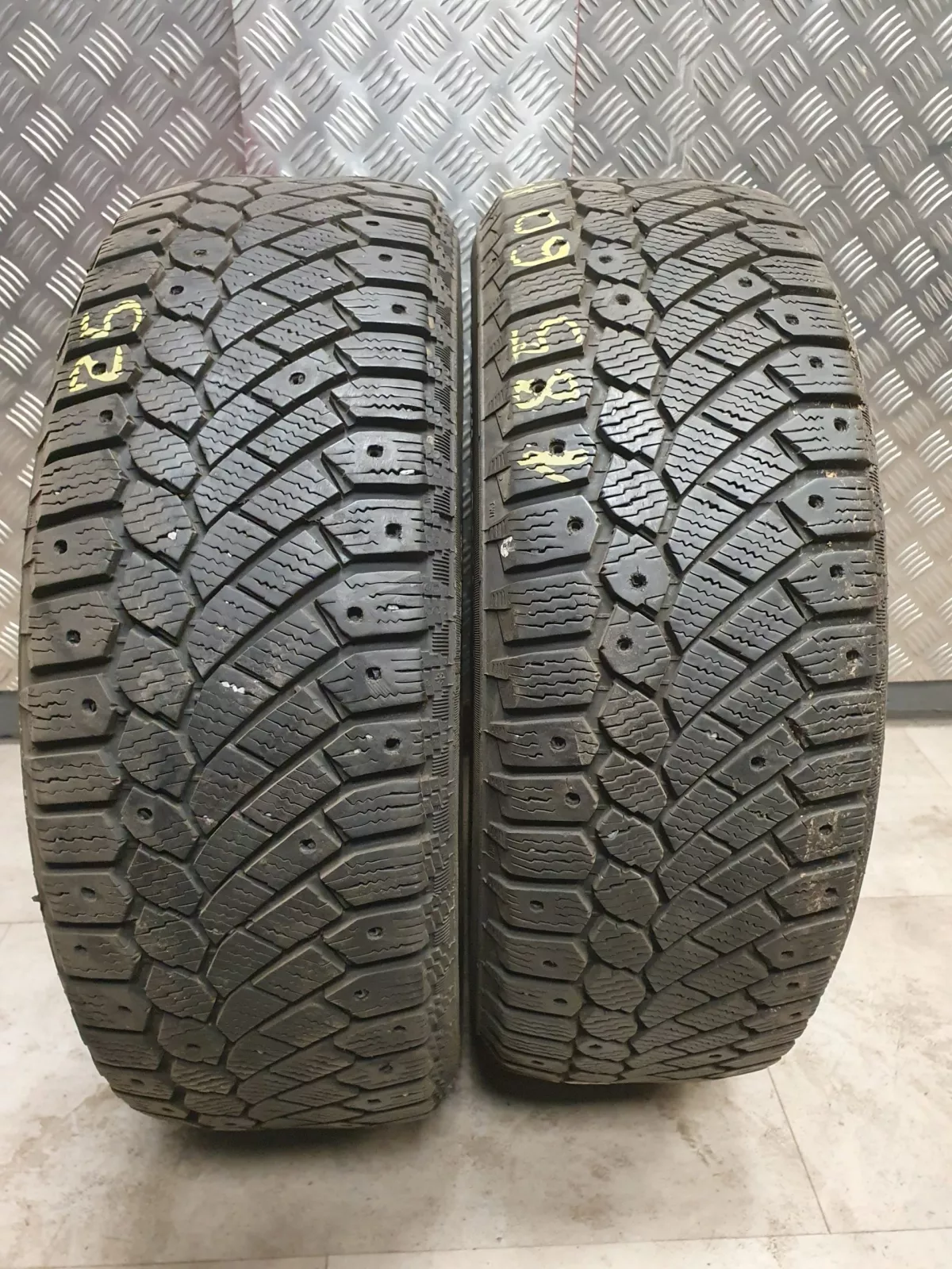 Continental žiemines padangos 185/60R15