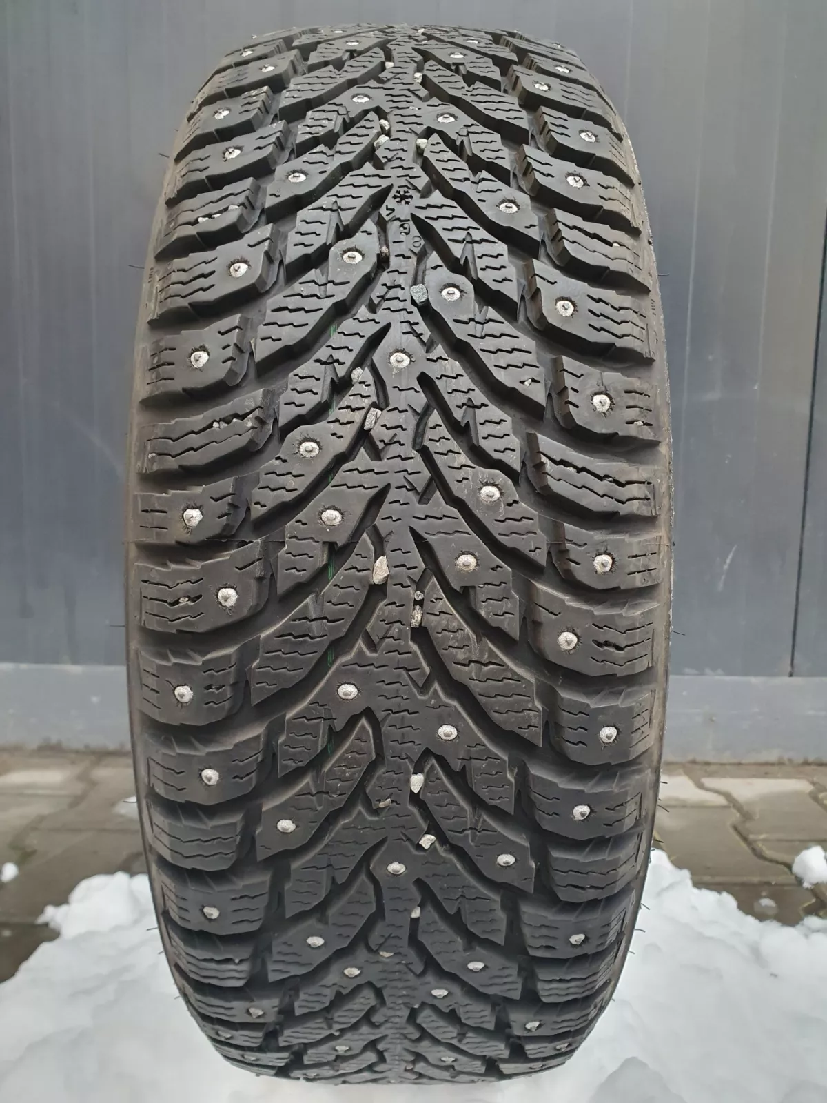 Nokian Hakkapeliitta 9 dygliuotos padangos 205/60R16
