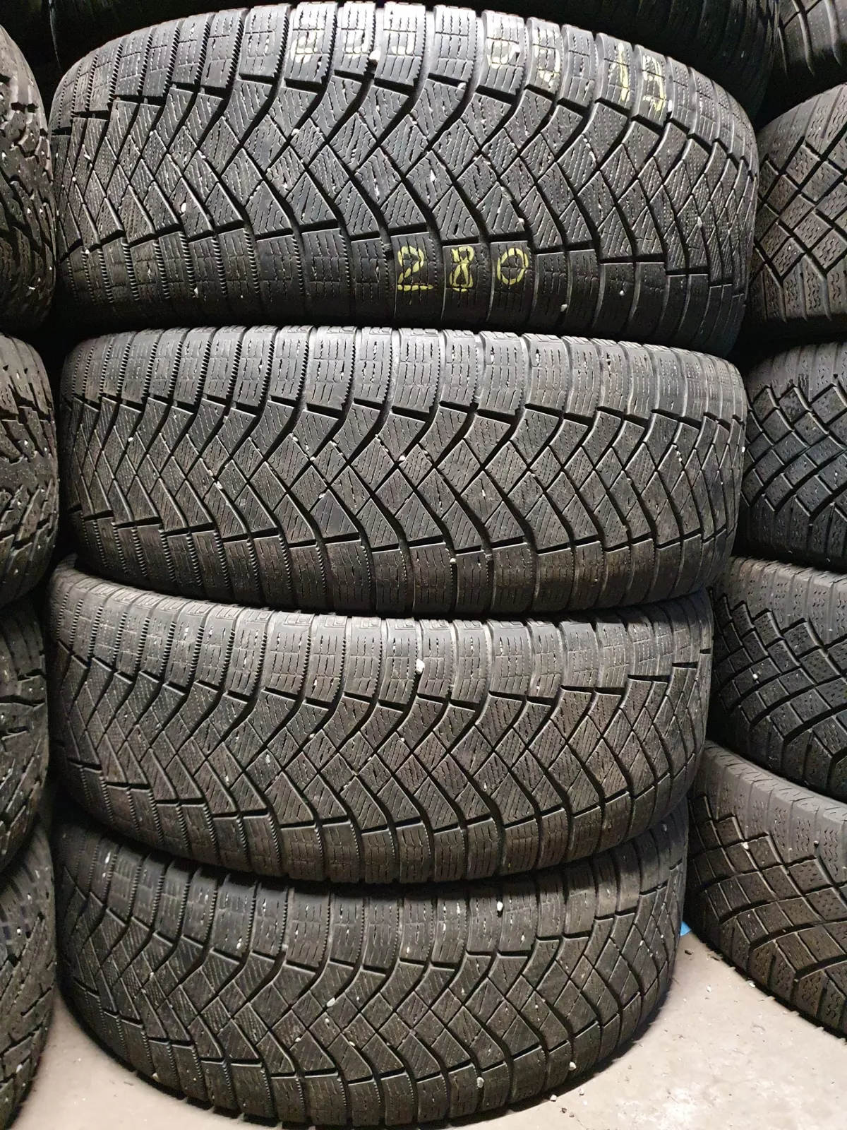 Pirelli IceZero naudotos padangos 235/55R19