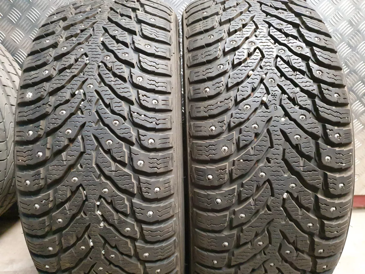 Nokian Hakapelliita 9 dygliuotos padangos 215/55R16