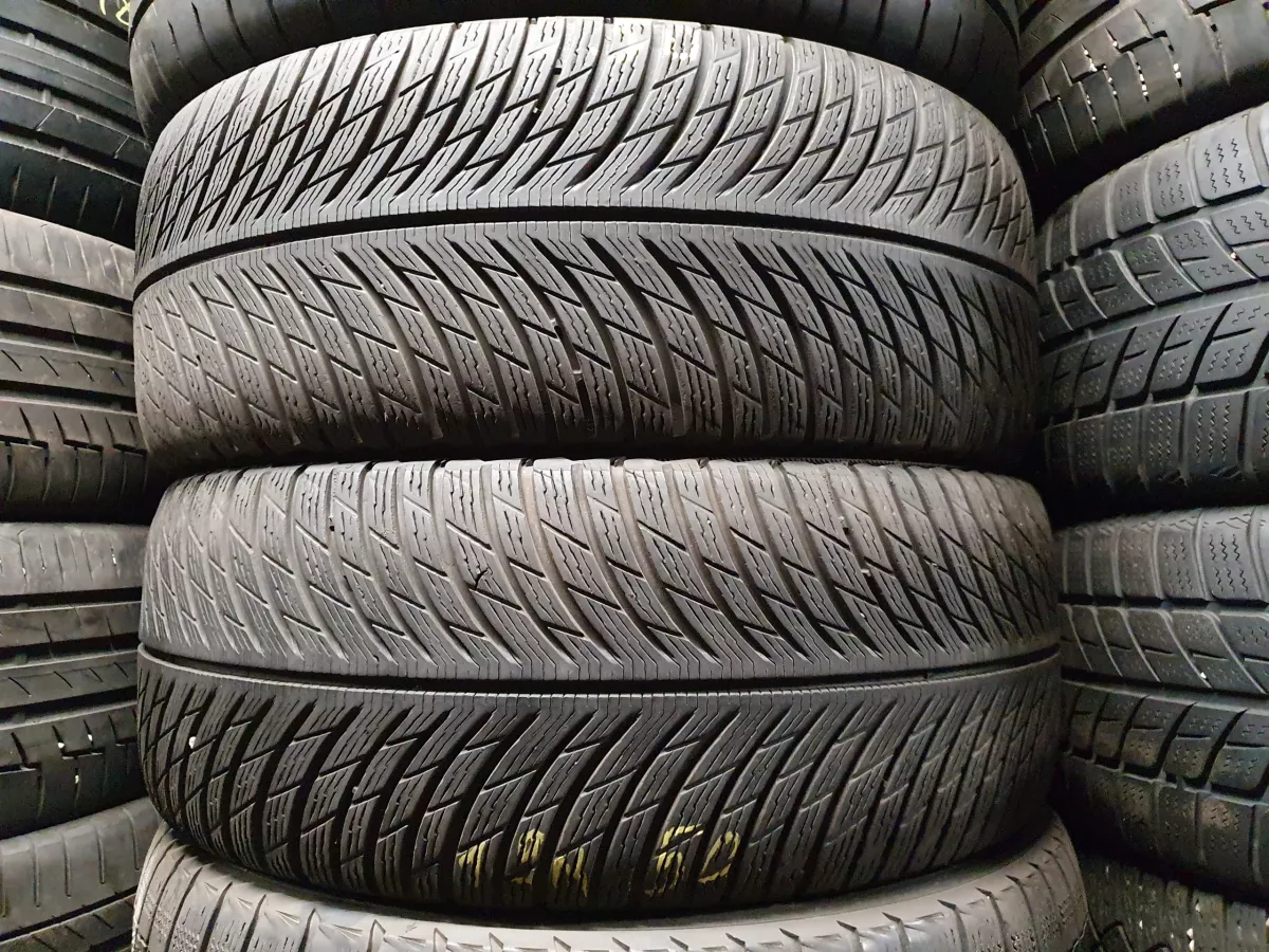 Michelin Pilot Alpin 5 235/50R18