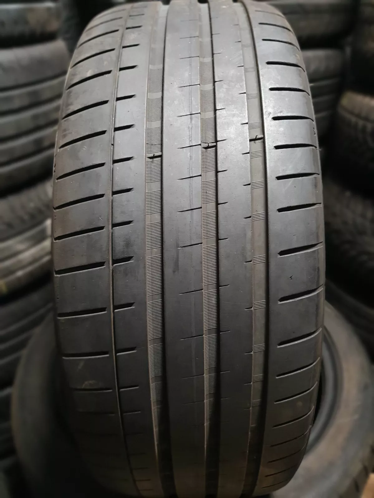 Vredeistein UltracVorte 225/45R19
