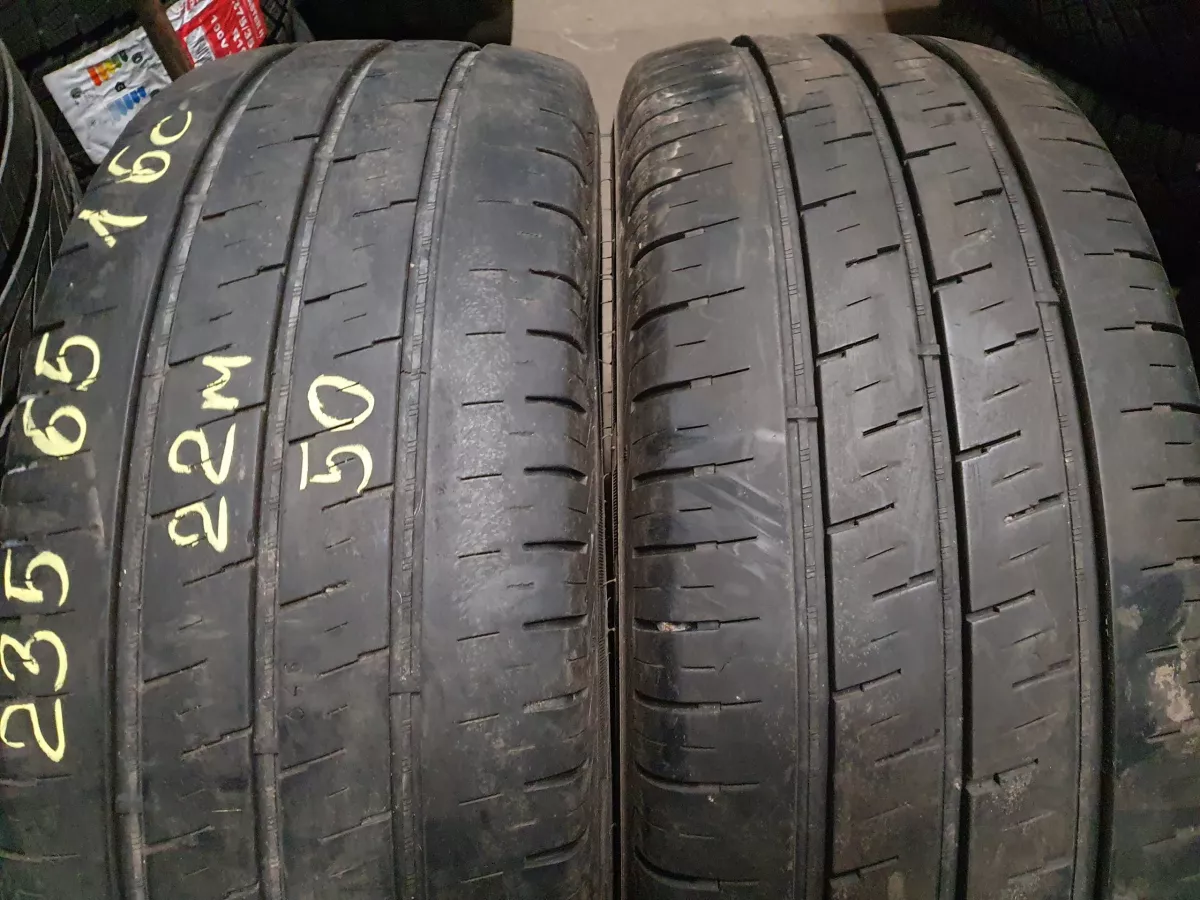 Nokian padangos 235/65R16c