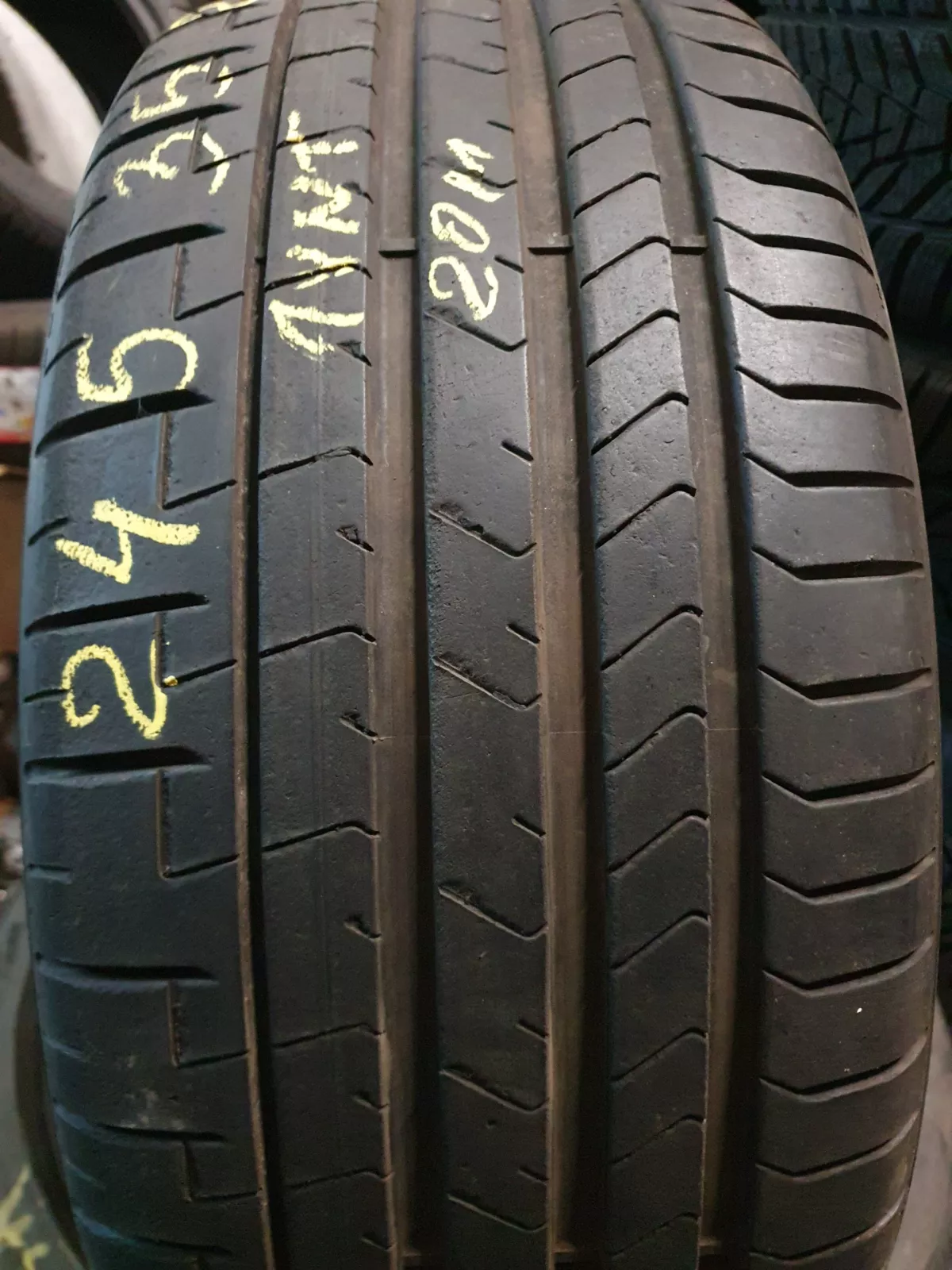 Pirelli Pzero 245/35R20 padanga