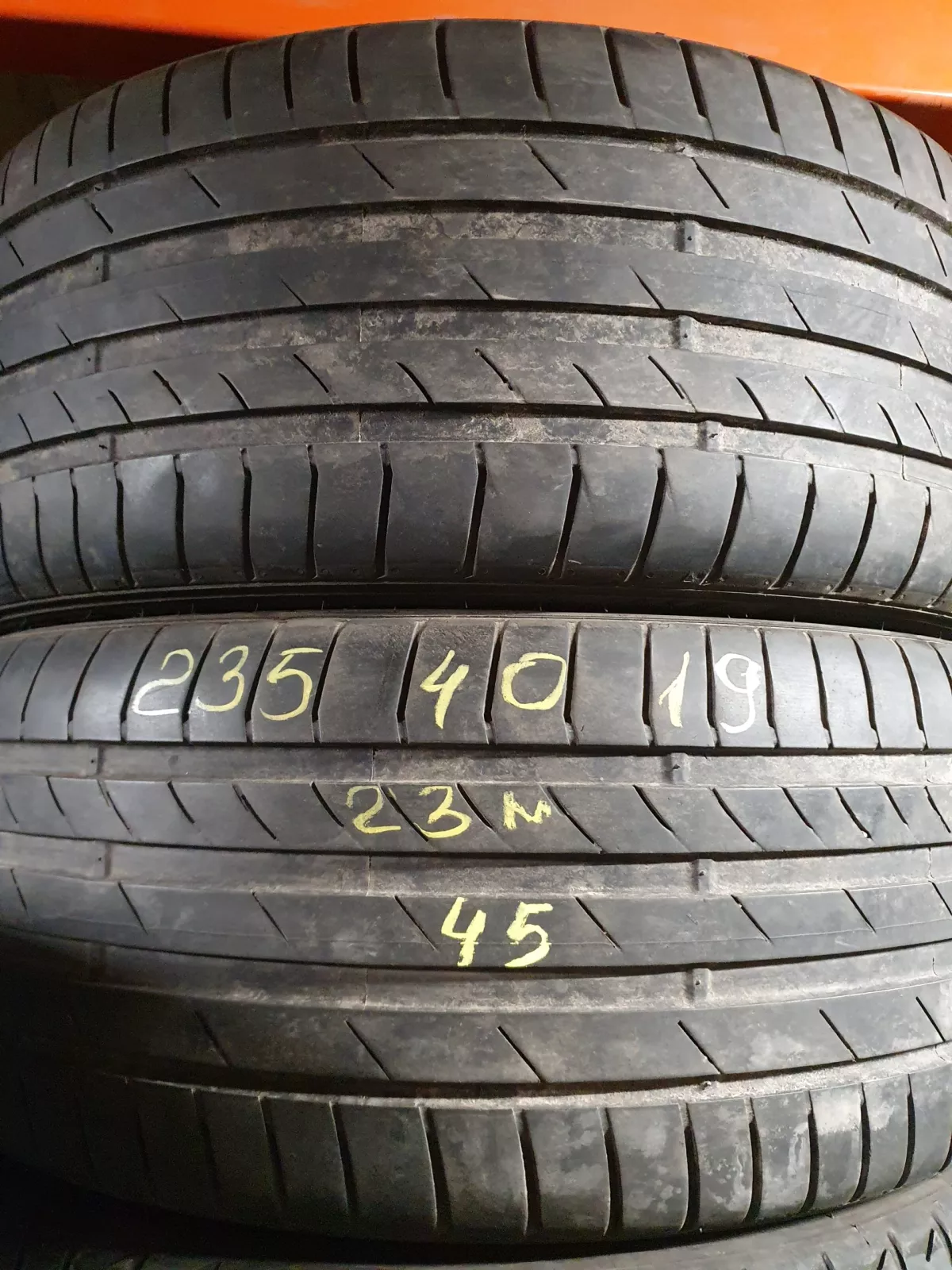 Nexen 235/40R19 padangos