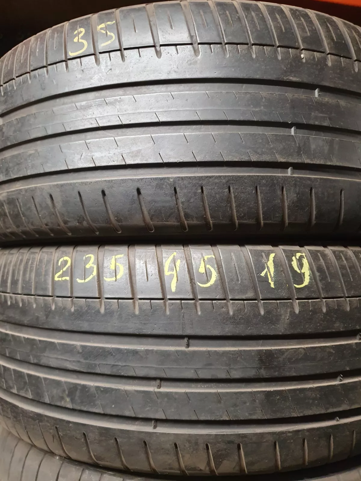 Michelin 235/45R19 padangos