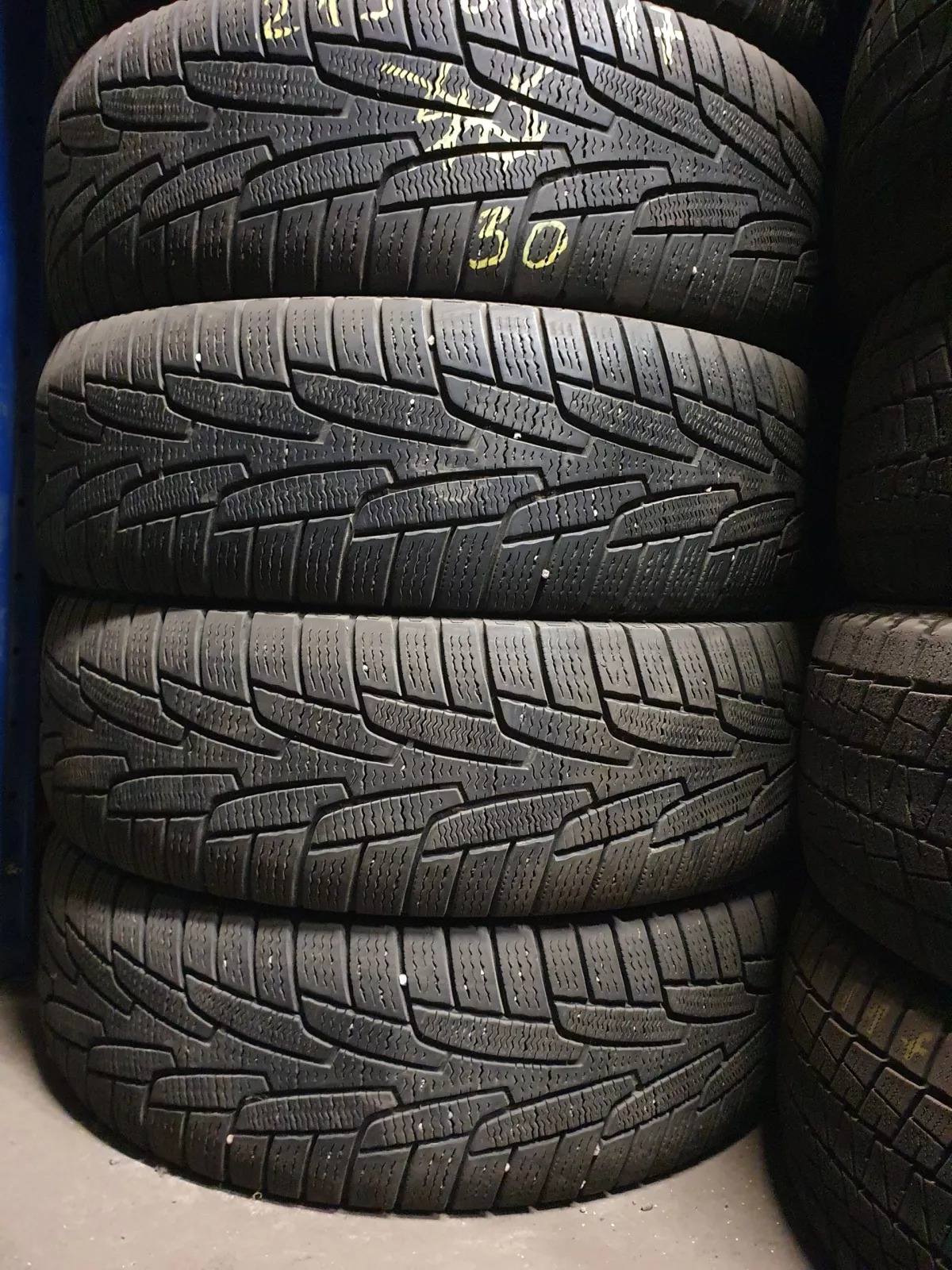 Marshal KW31 215/60R17  padangos