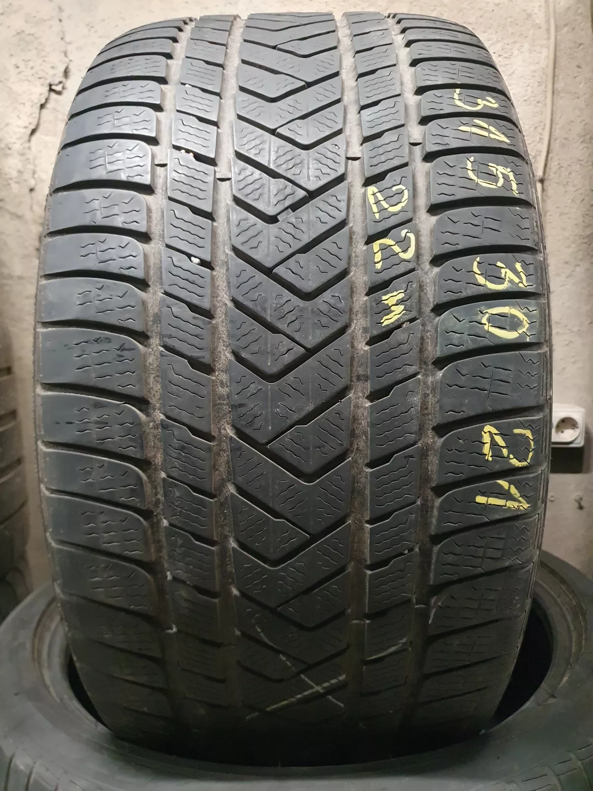 Pirelli Pzero 315/30R21 naudotos padangos