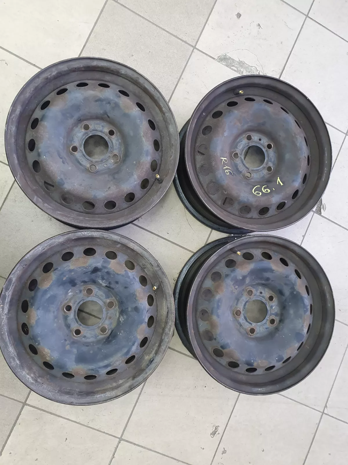 Nissan skardiniai ratlankiai 5x114 R16 CB 66.1