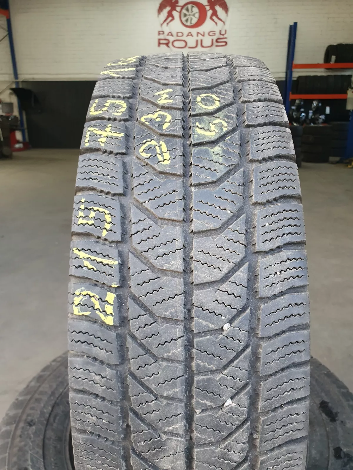 Continental VanContact Viking 116/114R 215/75R16c