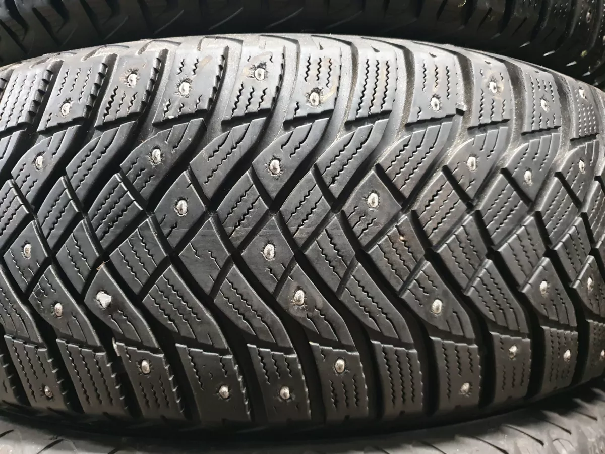 Goodyear UltraGrip Arctic2 225/60R18