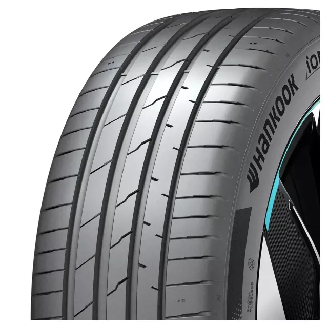 Hankook IK01A iON evo SUV 225/60R18 104V XL padangos