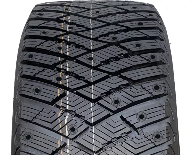 Goodyear Ultra Grip Ice Arctic Studdable 235/50R17 100T XL padangos
