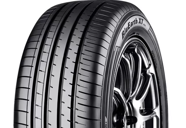 Yokohama BLUEARTH-XT AE61 215/60R17 96H padangos