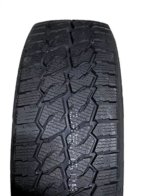Linglong Green Max Winter Grip Van 2 Studdable 235/60R17C 117/115Q padangos