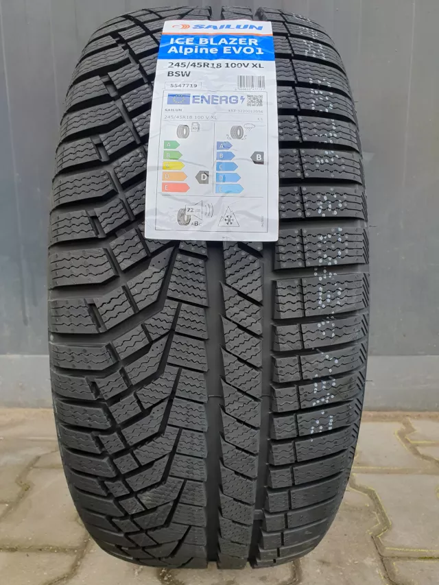 SAILUN ICE BLAZER ALPINE EVO 1 245/45R18 100V XL