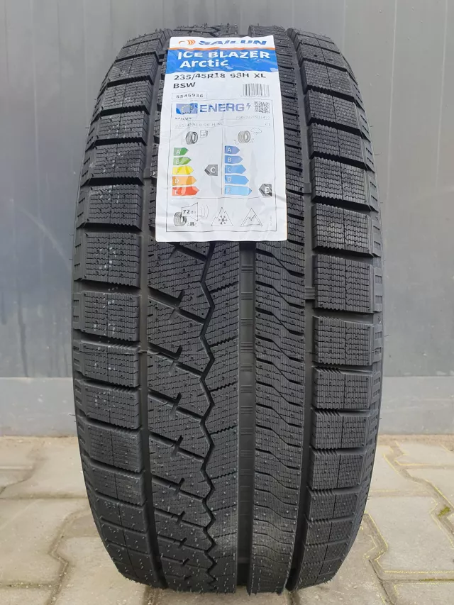 SAILUN ICE BLAZER ARCTIC 235/45R18  98H XL