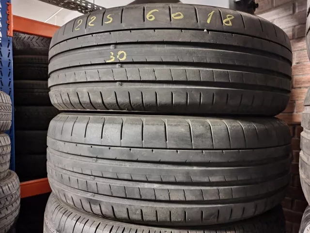 Yokohama ADVANsport V107 225/60R18