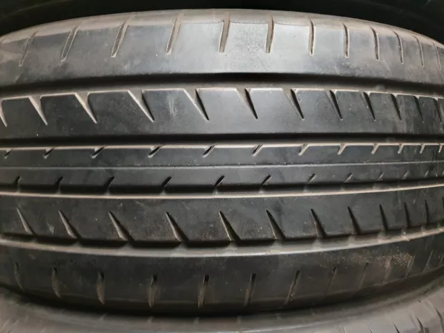 Toyo R37 225/55R18 98H