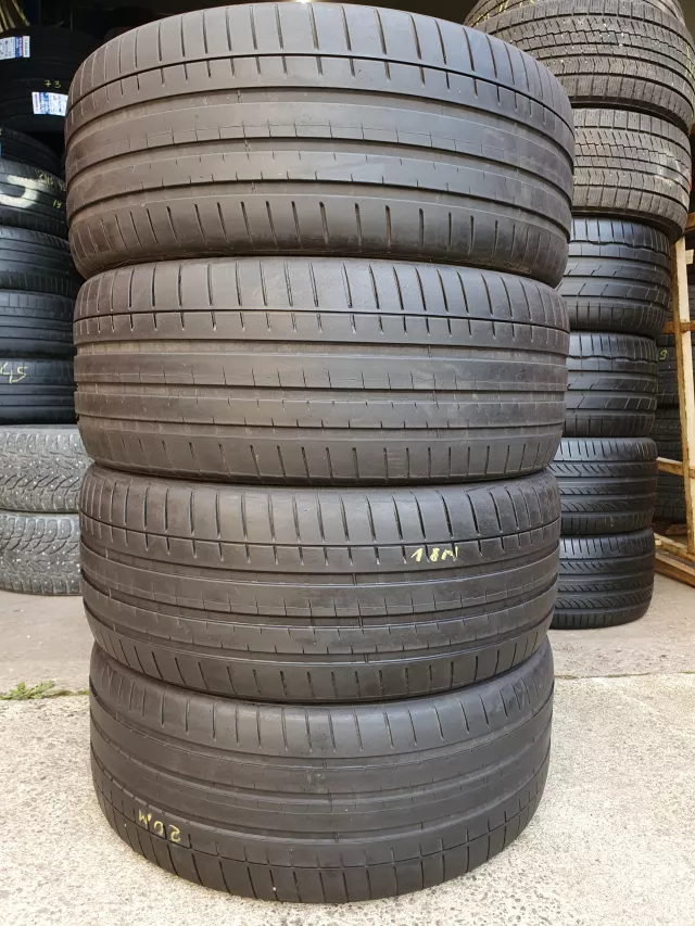 Vredestein Giugaro 245/45R19  102Y