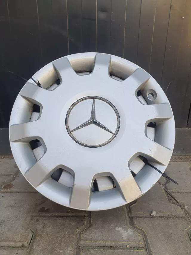 Mercedes ratlankiu gaubtai R15