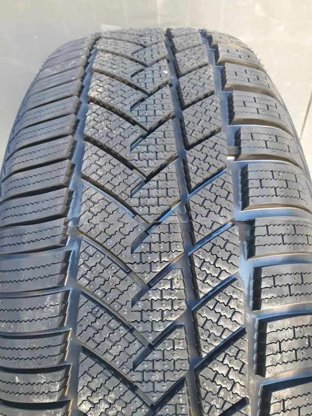 Sunny žiemines padangos 225/45R17