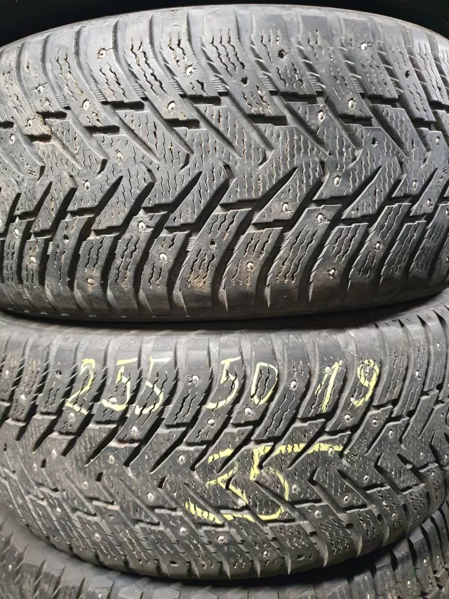 Nokian Hakapelliita 8 dygliuotos 255/50R19