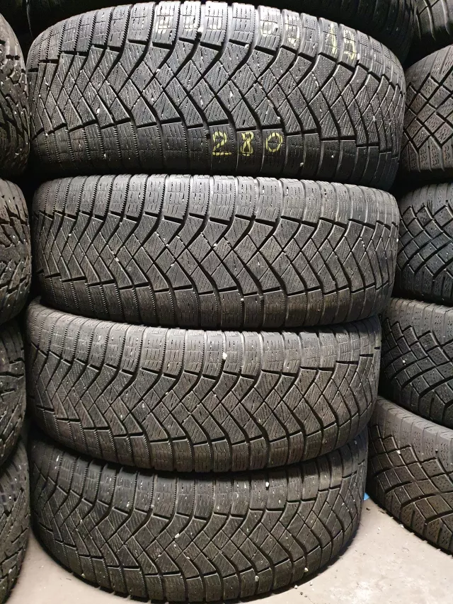 Pirelli IceZero naudotos padangos 235/55R19