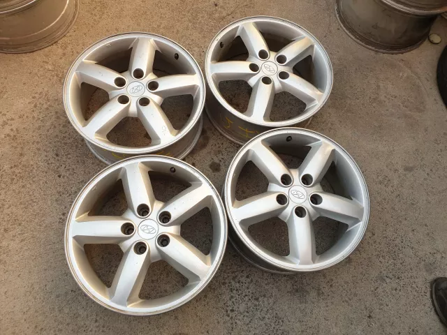 Hyundai ratlankiai 5×114.3 R17