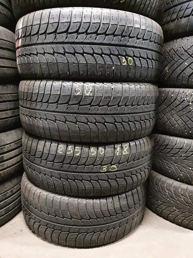 Michelin X Ice 235/50R18