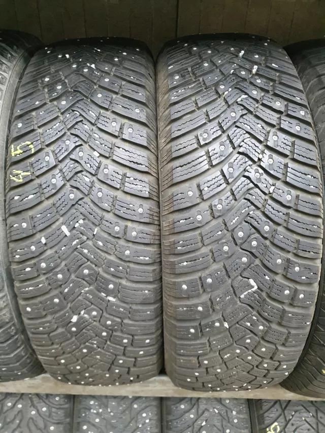 Continental IceContact3 195/65R15 dygliuotos padangos