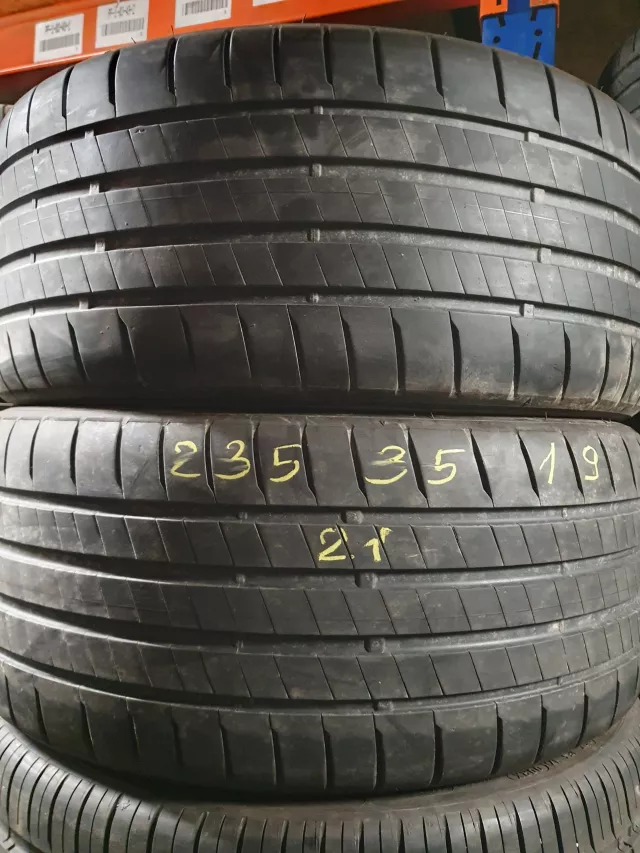 Bridgestone 235/35R19 padangos