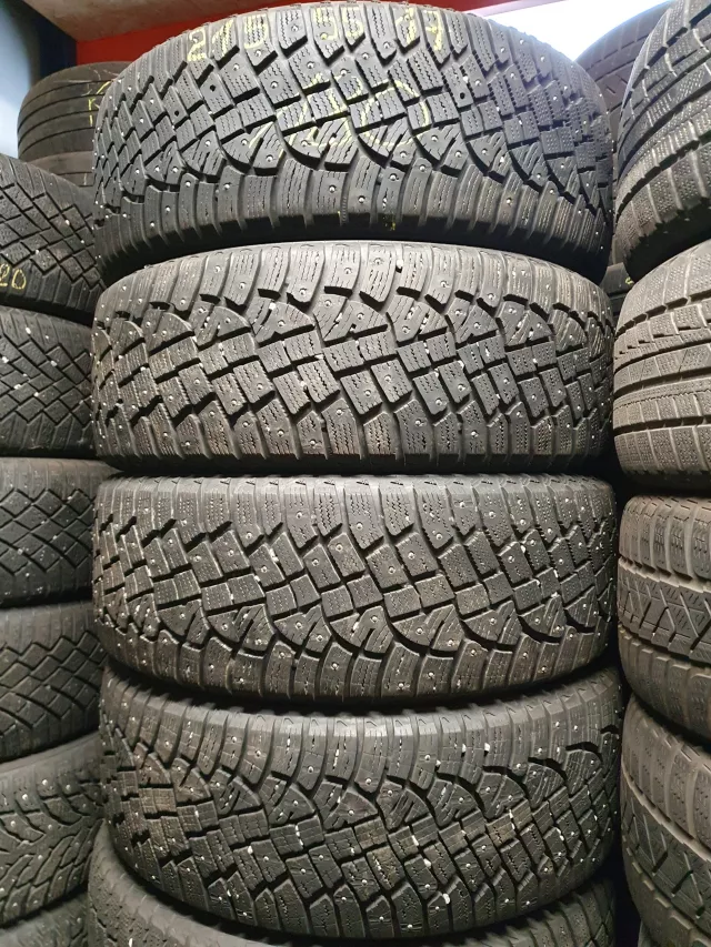 Continental IceContact2 215/55R17 dygliuotos padangos