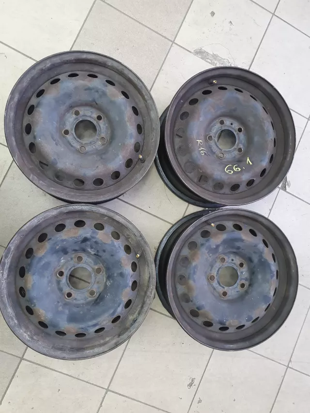 Nissan skardiniai ratlankiai 5x114 R16 CB 66.1