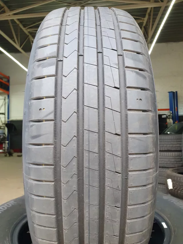 Hankook Ventus Prime4 215/65R17 padangos
