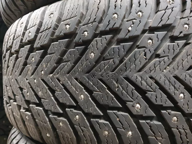 Nokian Hakkapeliitta 10 255/50R20 dygliuotos padangos