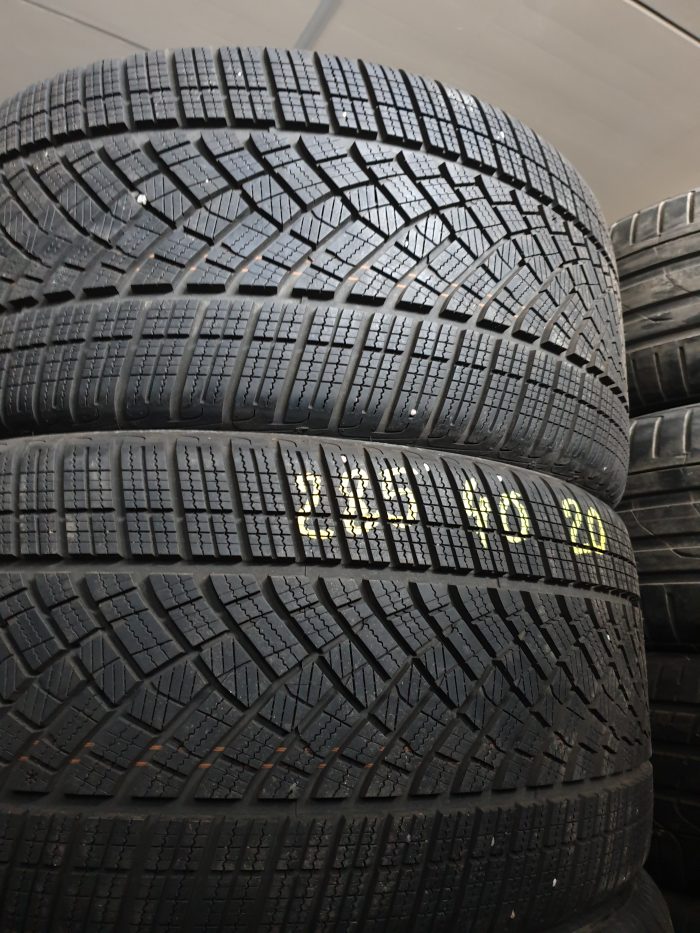 Ultra Grip Performance 285/40 R20 - Image 1
