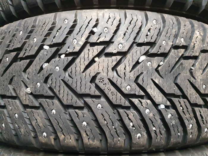 Nokian Hakkapelitta 8 SUV 265/60R18 - Image 1