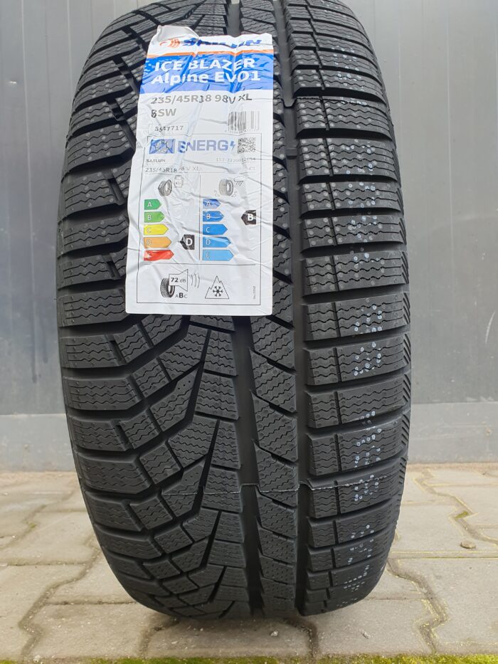 SAILUN ICE BLAZER ALPINE EVO 1 225/45 R18 95V XL M+S - Image 1