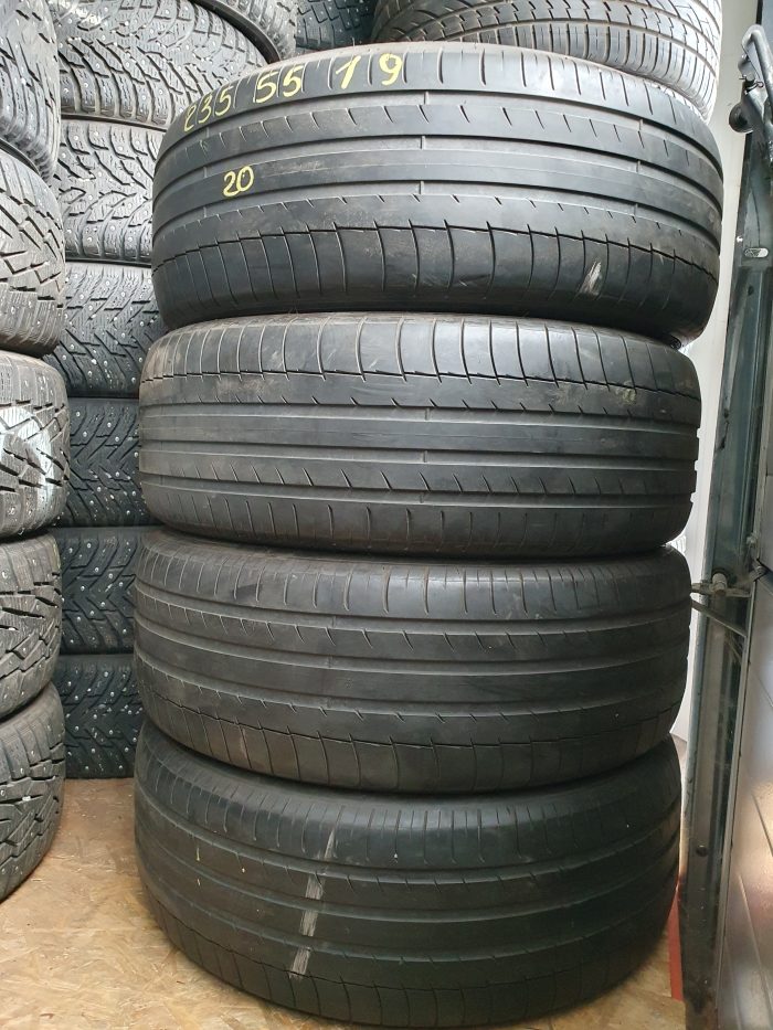 Michelin latitude 235/55 R19 - Image 1