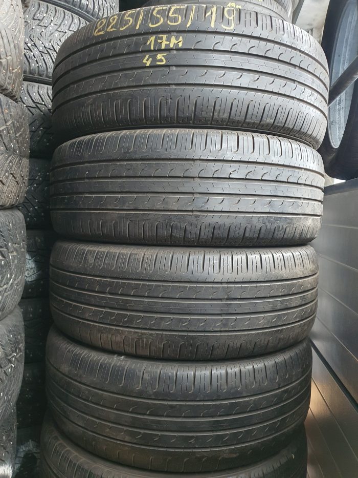 Goodyear EfficientGrip 4x4 SUV 225/55 R19 - Image 1