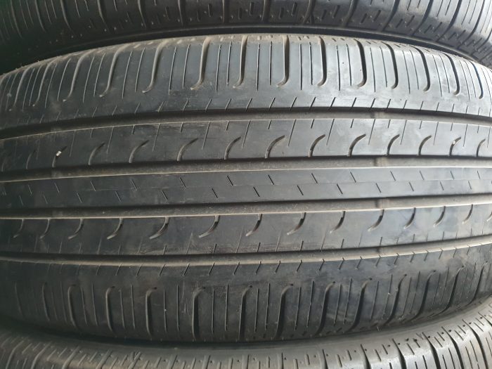 Goodyear EfficientGrip 4x4 SUV 225/55 R19 - Image 2
