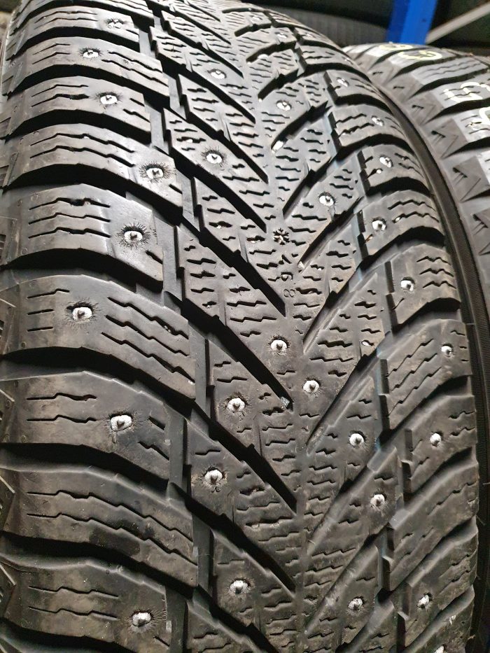 Nokian Hakkapeliitta10 235/60 R18 - Image 2